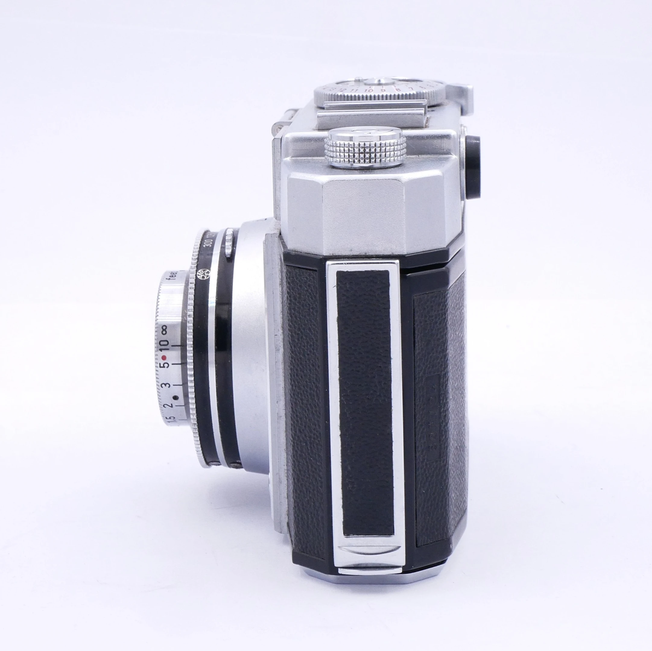 Zeiss Ikon Contina 35mm Film Camera