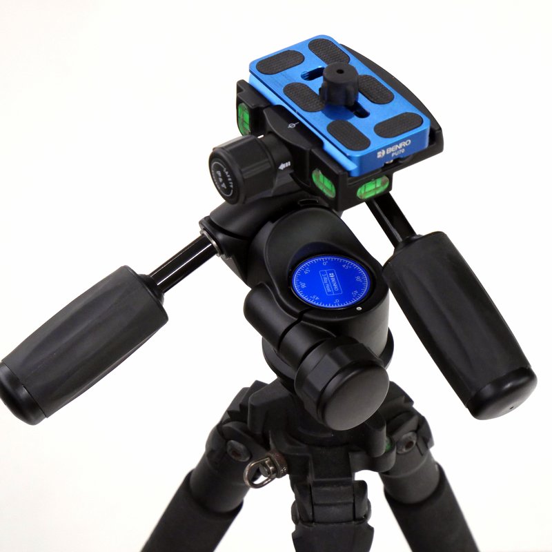 S-H-HWMMSW_2.jpg - Induro AT-014 and HD2A head Tripod Kit - Image 2