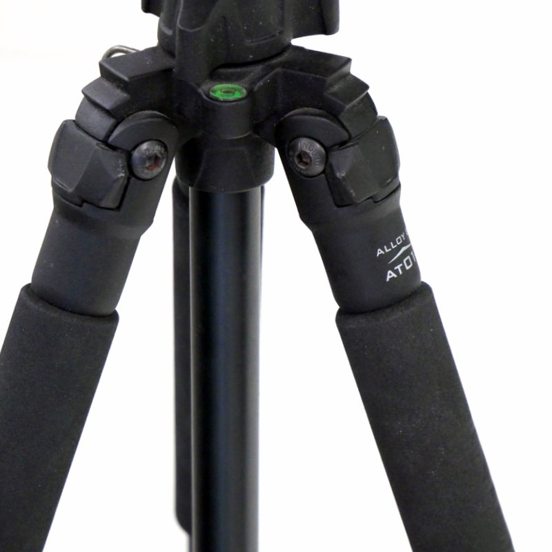 S-H-HWMMSW_3.jpg - Induro AT-014 and HD2A head Tripod Kit - Image 1