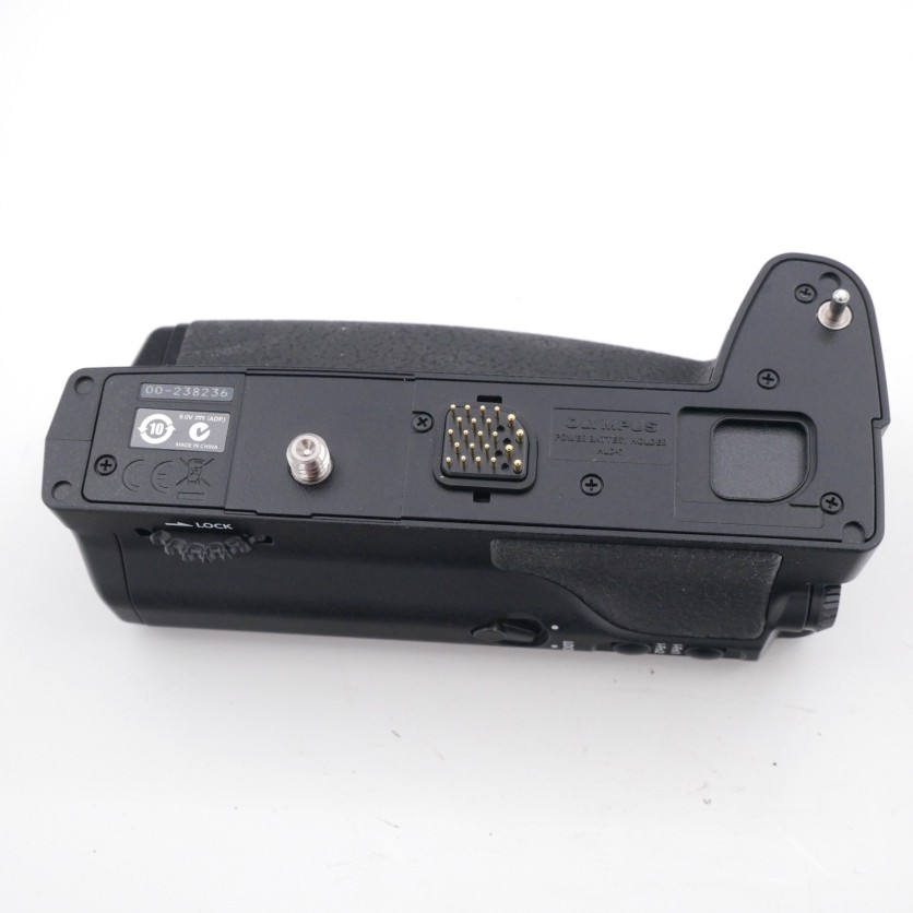 S-H-K8W946_3.jpg - Olympus HLD-7 Battery Grip (was $139) - Image 1