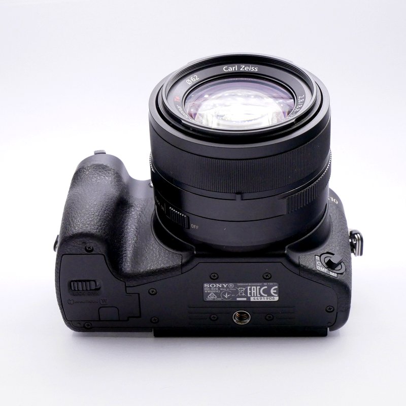 S-H-KFSHPJ_4.jpg - Sony RX10 Mk1 camera - Image 4