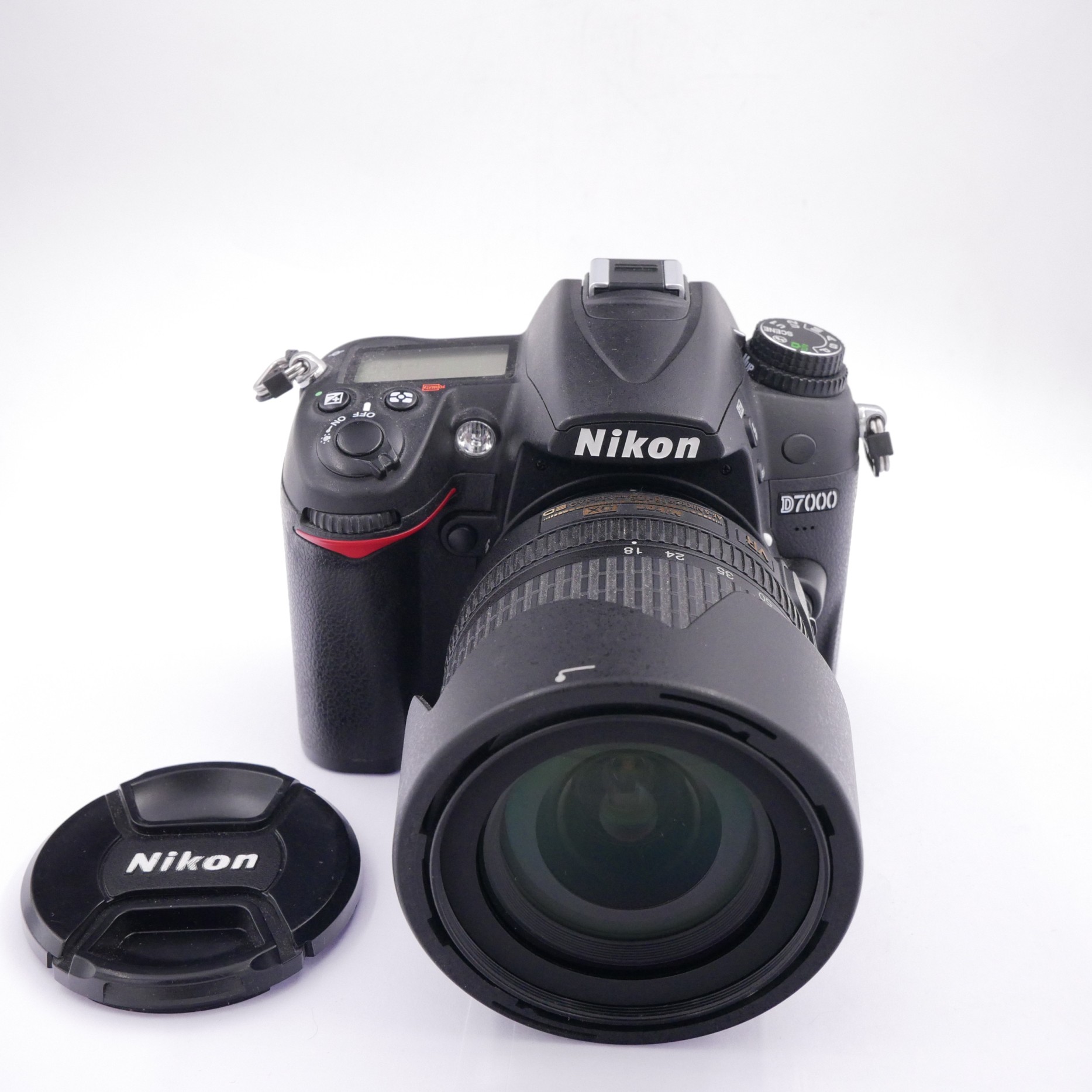 Nikon D7000 + 18-105mm 14,220 Frames