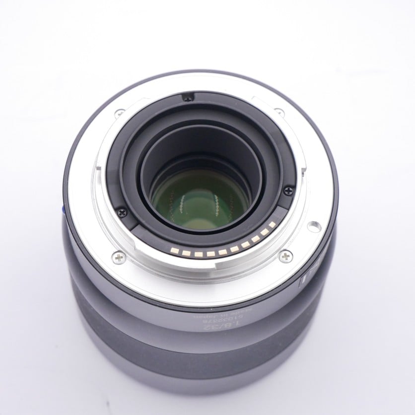 S-H-KXF5A9_3.jpg - Zeiss AF 32mm F/1.8 T* Planar Touit Lens in Sony E Mount (was $829) - Image 3