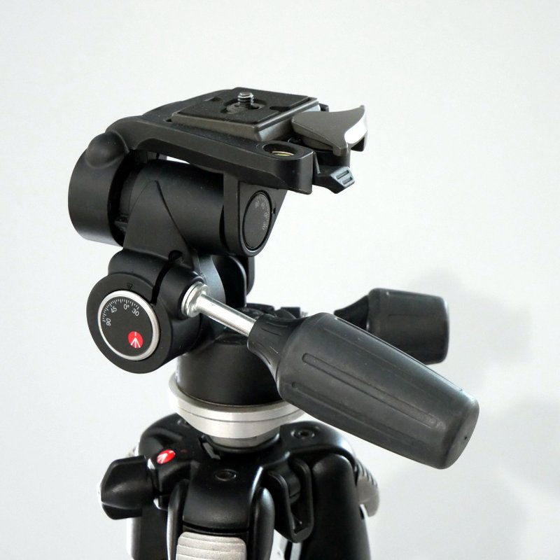 S-H-KYFRNM_3.jpg - Manfrotto 190DB + 804 RC2 Tripod - Thumbnail 3
