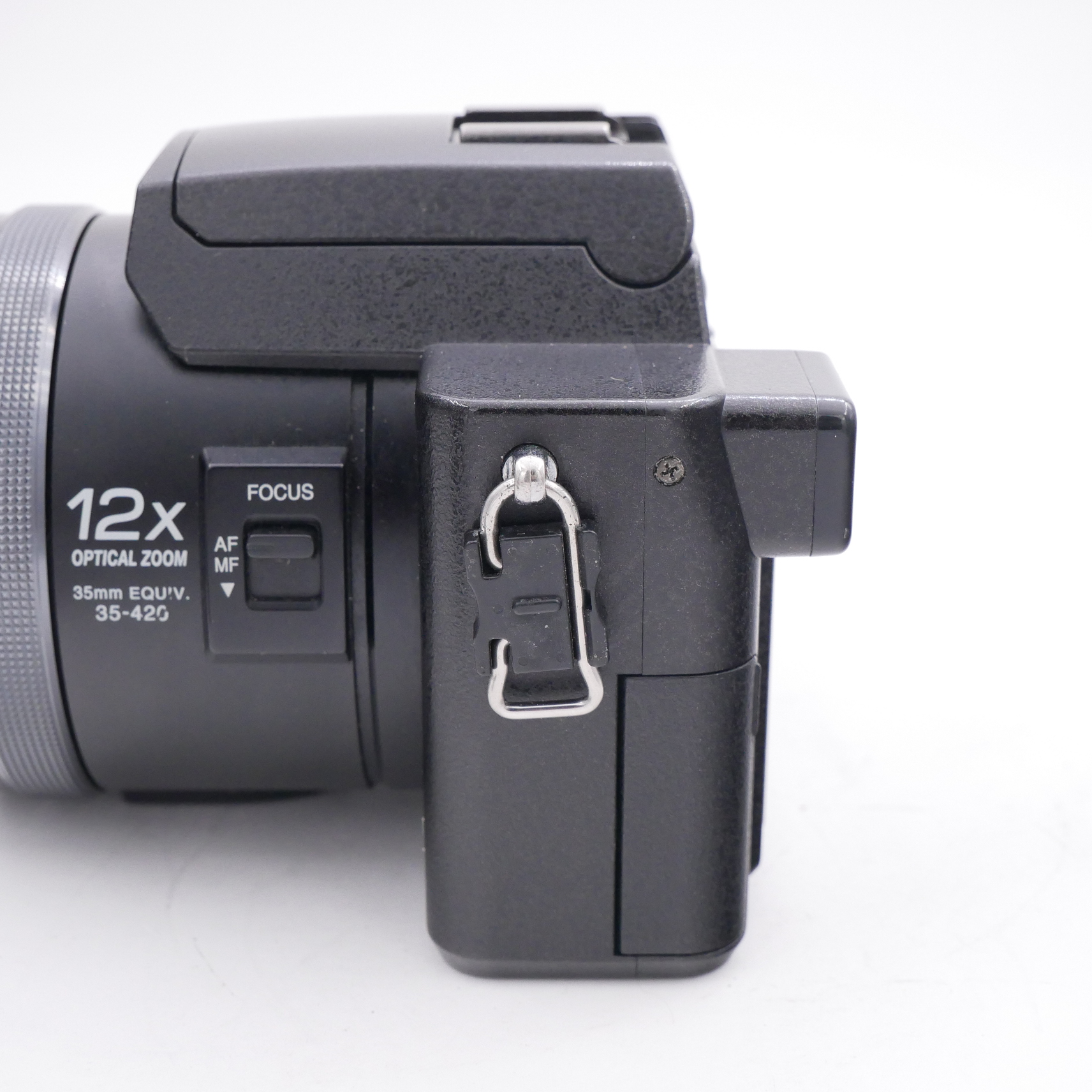 S-H-L6UPKT_3.jpg - Panasonic Lumix FZ10  - Image 1