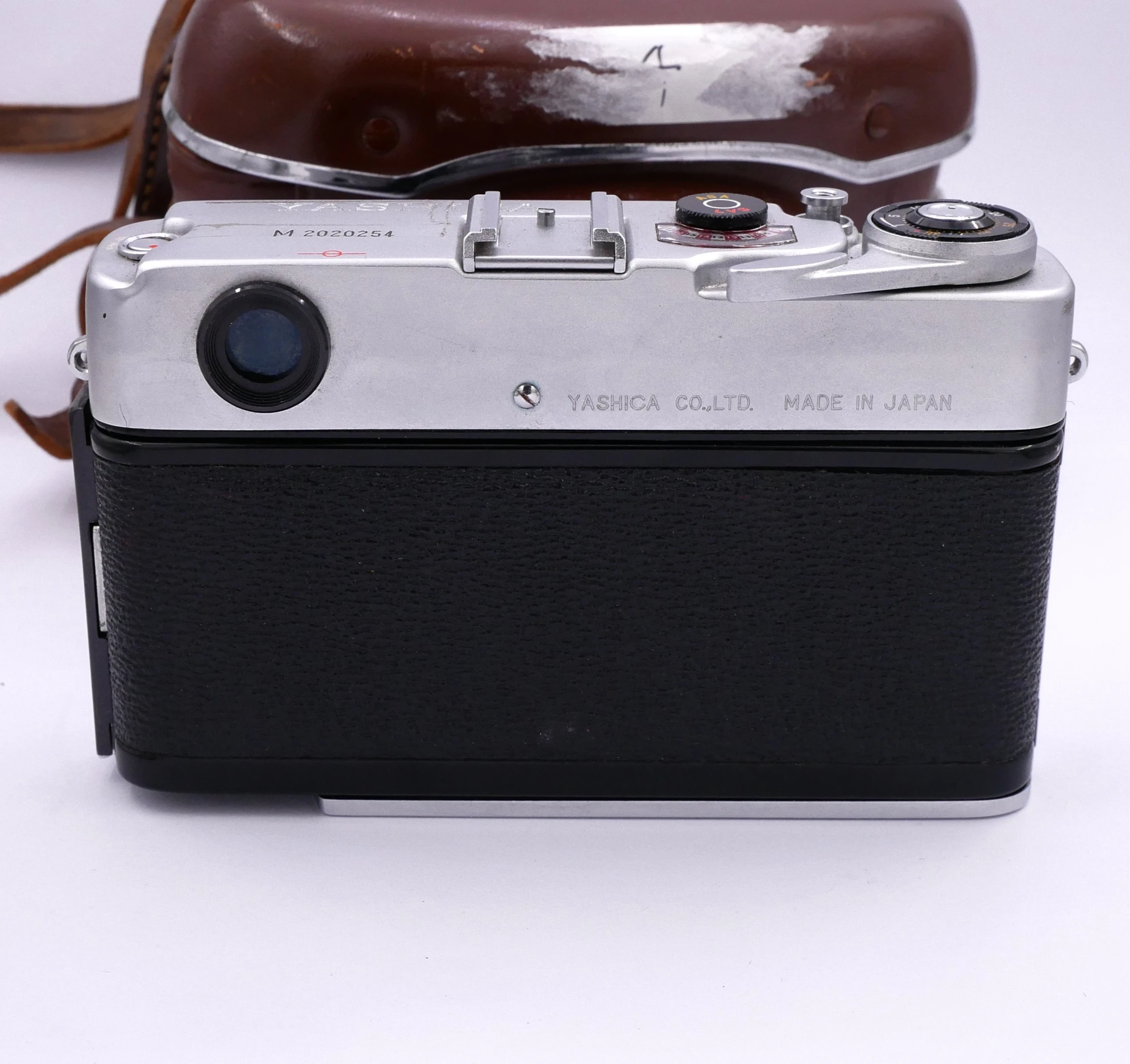 S-H-L8RJAW_3.webp - Yashica M - Thumbnail 1