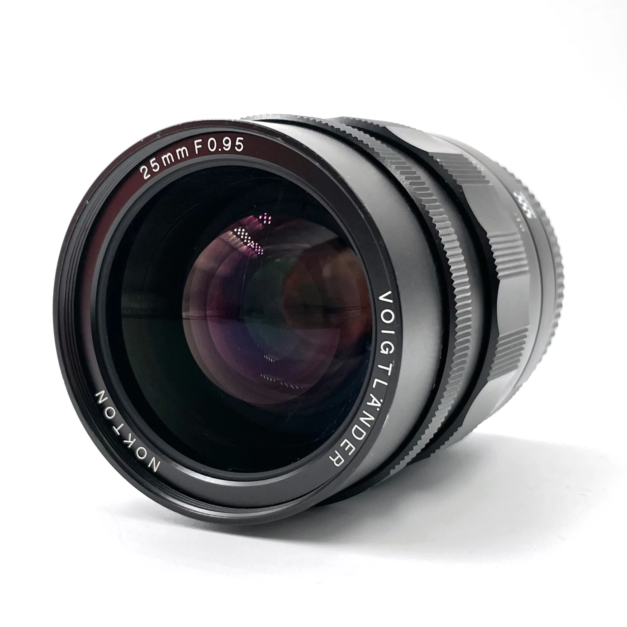 S-H-LEWH69_3.webp - Voigtlander MF 25mm F/0.95 Nokton Lens in Micro 4/3s Mount - Image 3