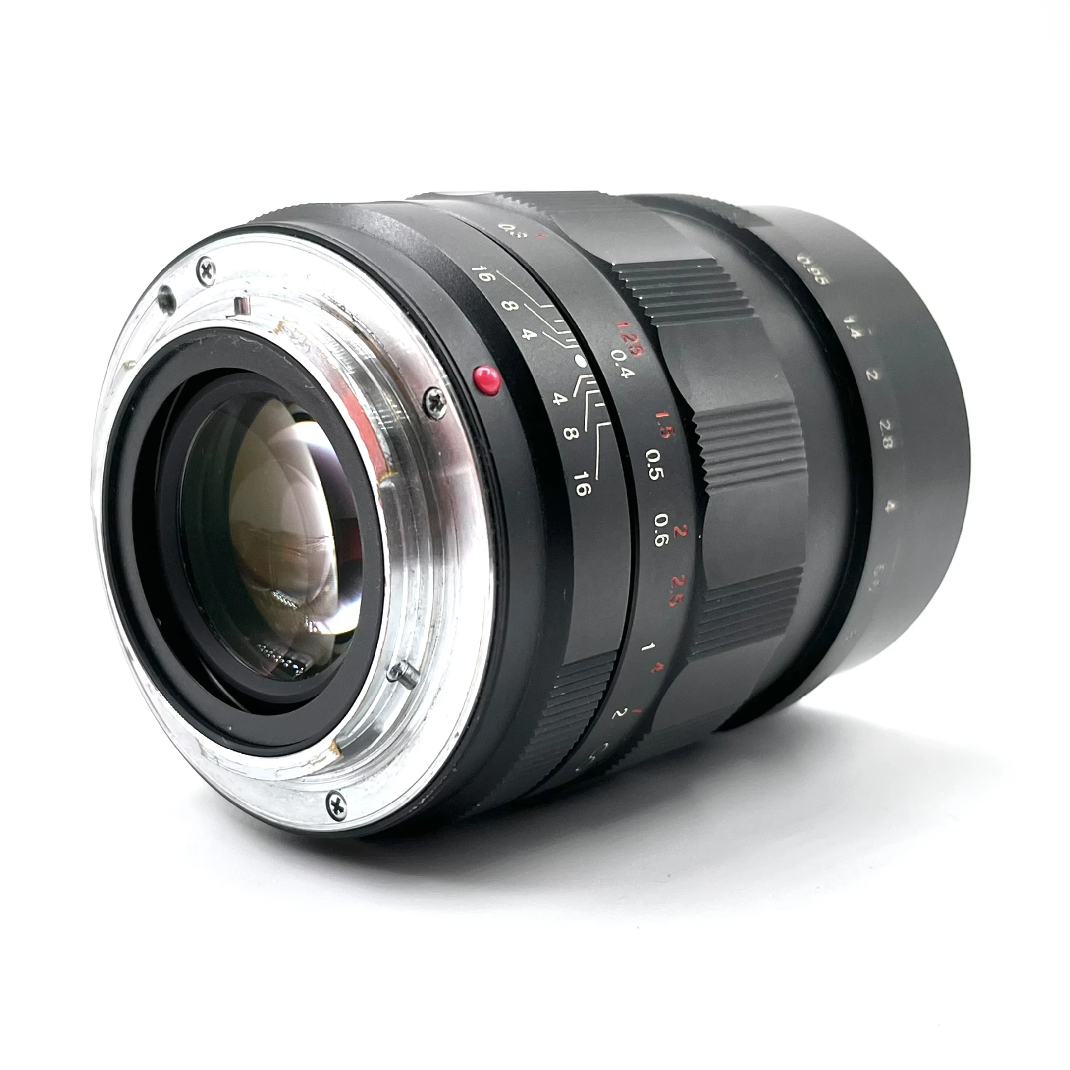 S-H-LEWH69_4.webp - Voigtlander MF 25mm F/0.95 Nokton Lens in Micro 4/3s Mount - Image 2