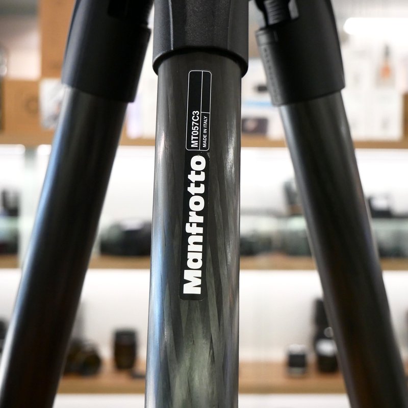 S-H-LPDMH3_3.jpg - Manfrotto MT057C3 - Carbon Fibre 3 section Tripod legs with 18kg Load rating. - Image 1