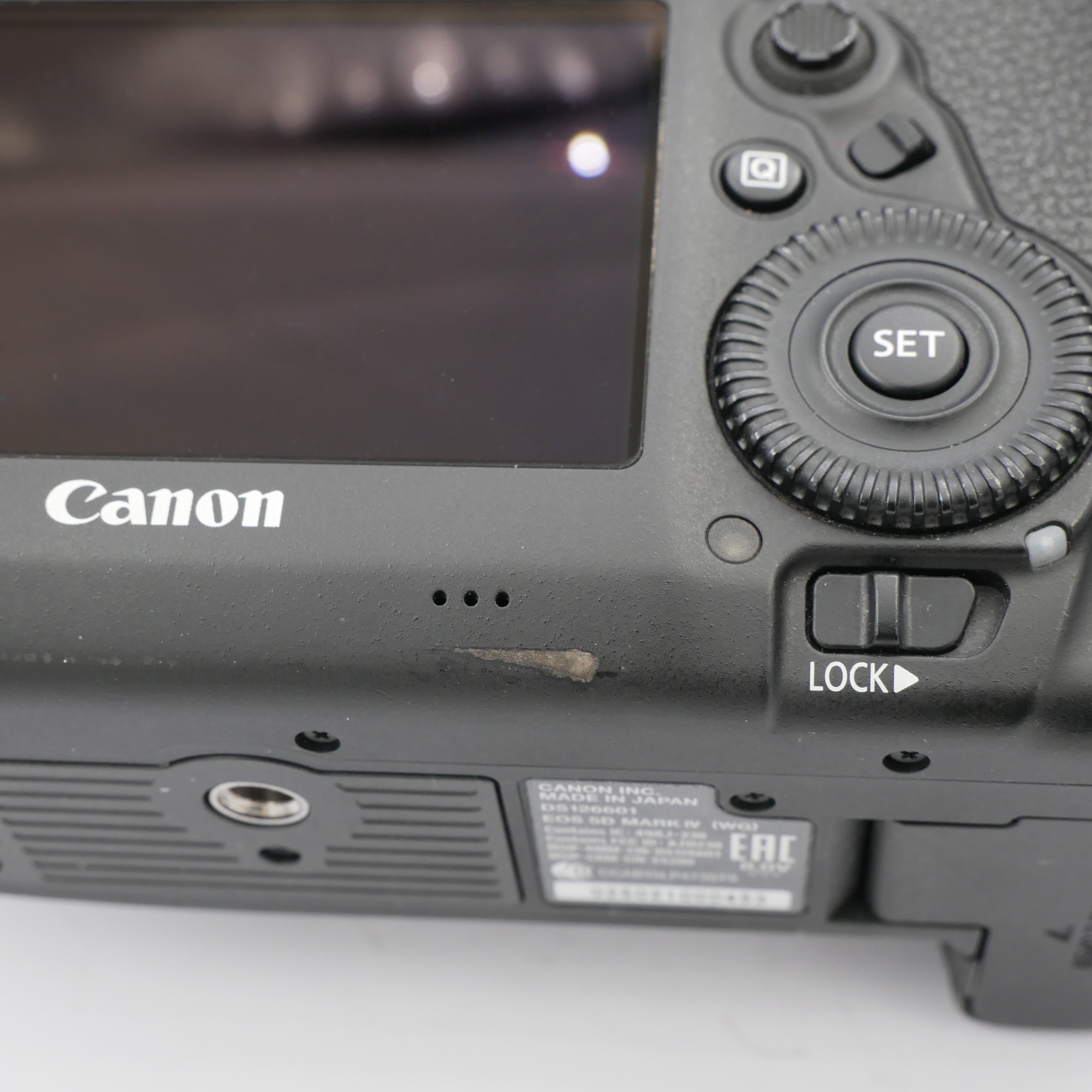 S-H-LXUW63_4.jpg - Canon EOS 5D IV 20.3k Frames - Thumbnail 4