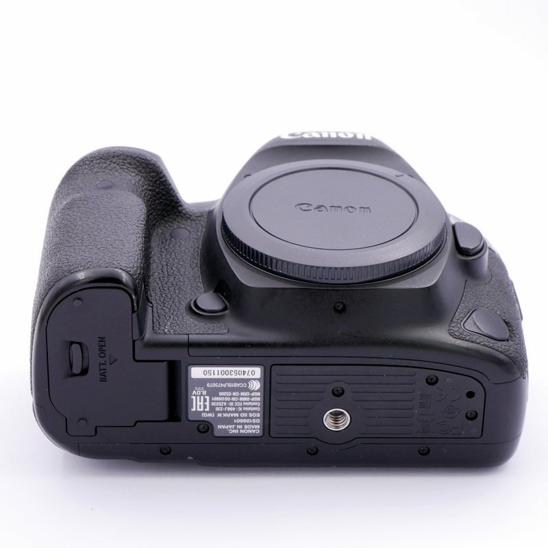 S-H-M3NYF7_3.jpg - Canon EOS 5D IV Body Only  - Image 1