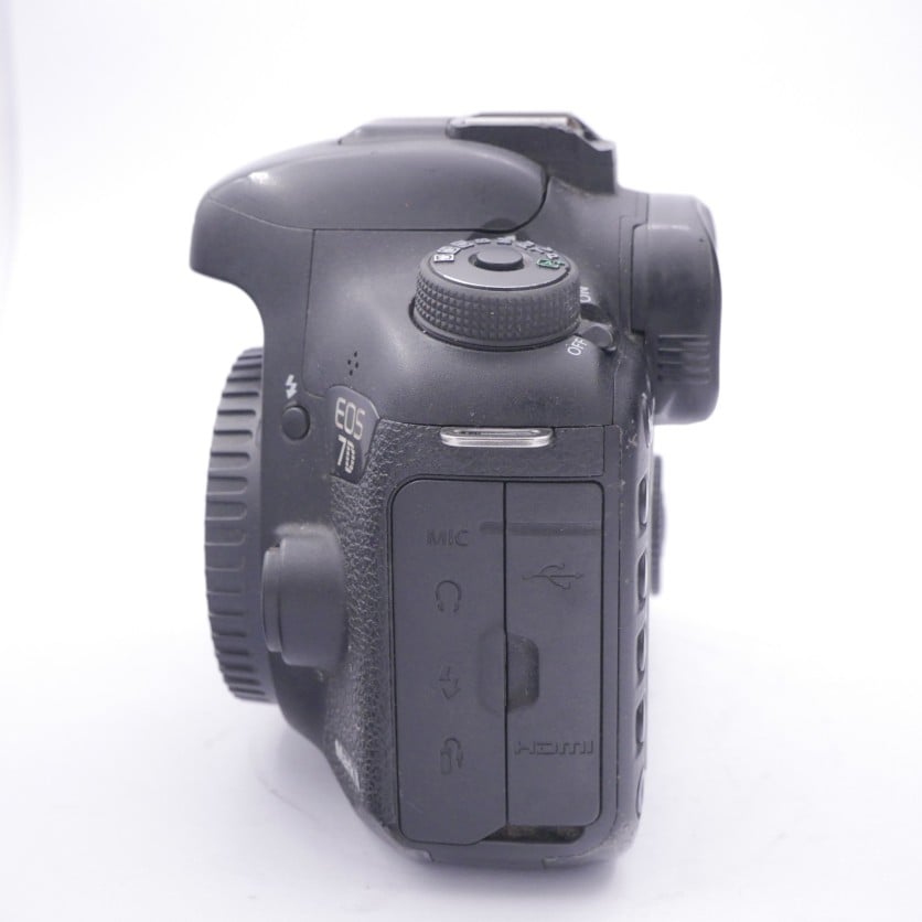 S-H-MEAYUF_3.jpg - Canon EOS 7D Mk II Body - 117k Frames 