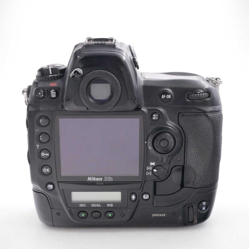 S-H-MXASV9_2.jpg - Nikon D3s Body - 224k frames (was $1000) - Thumbnail 1