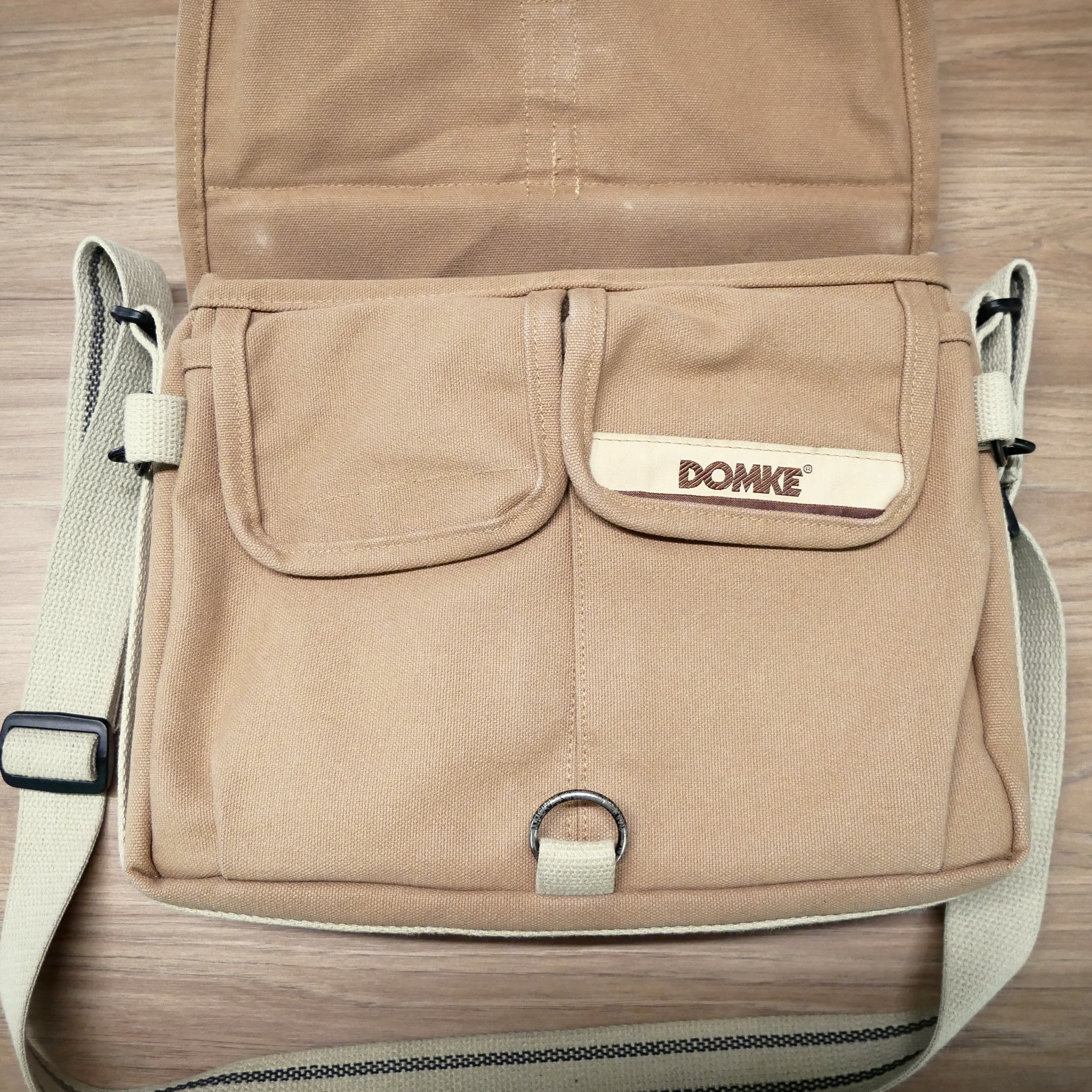 Best image for Domke Messenger Bag