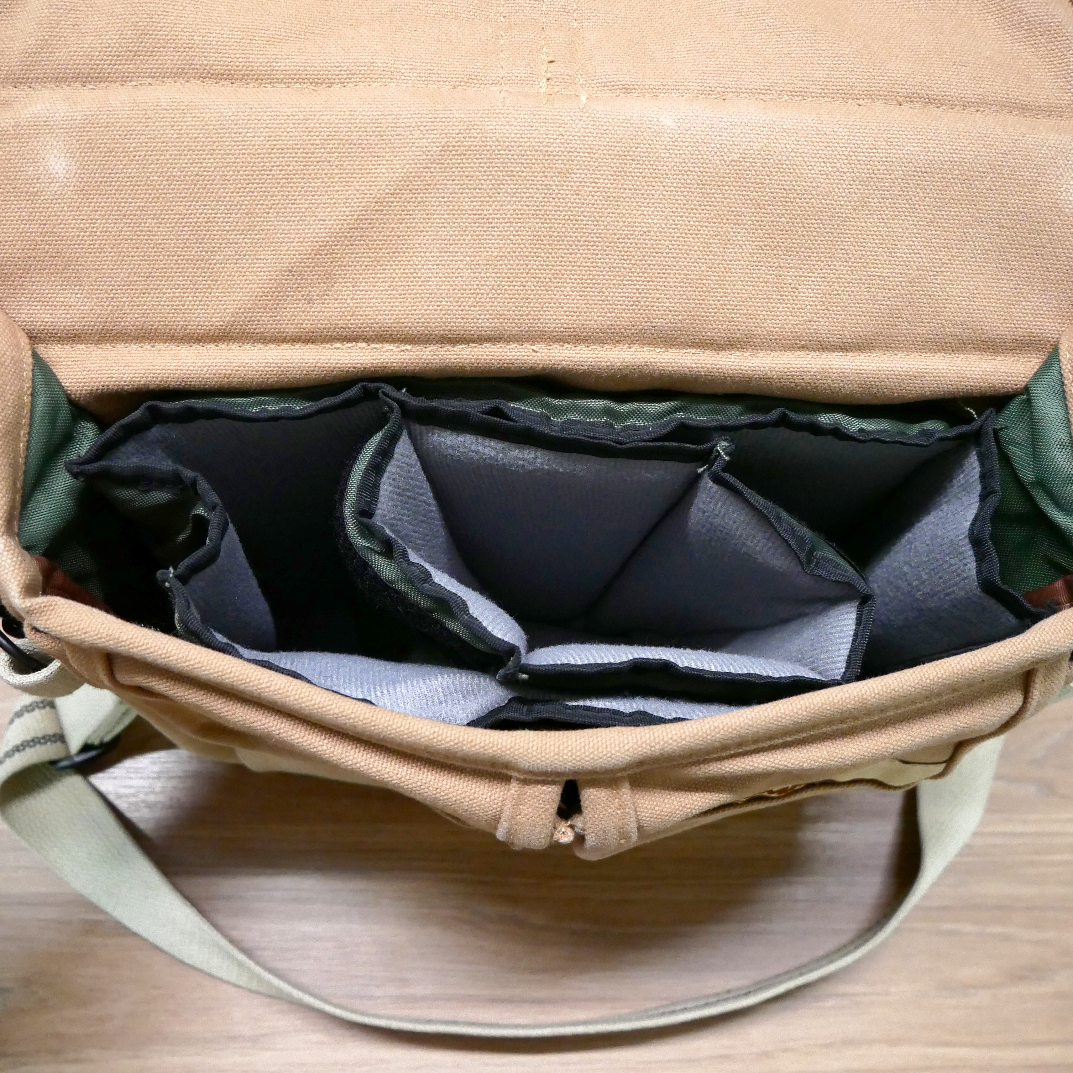 S-H-N2UEUL_5.jpg - Domke Messenger Bag - Image 5