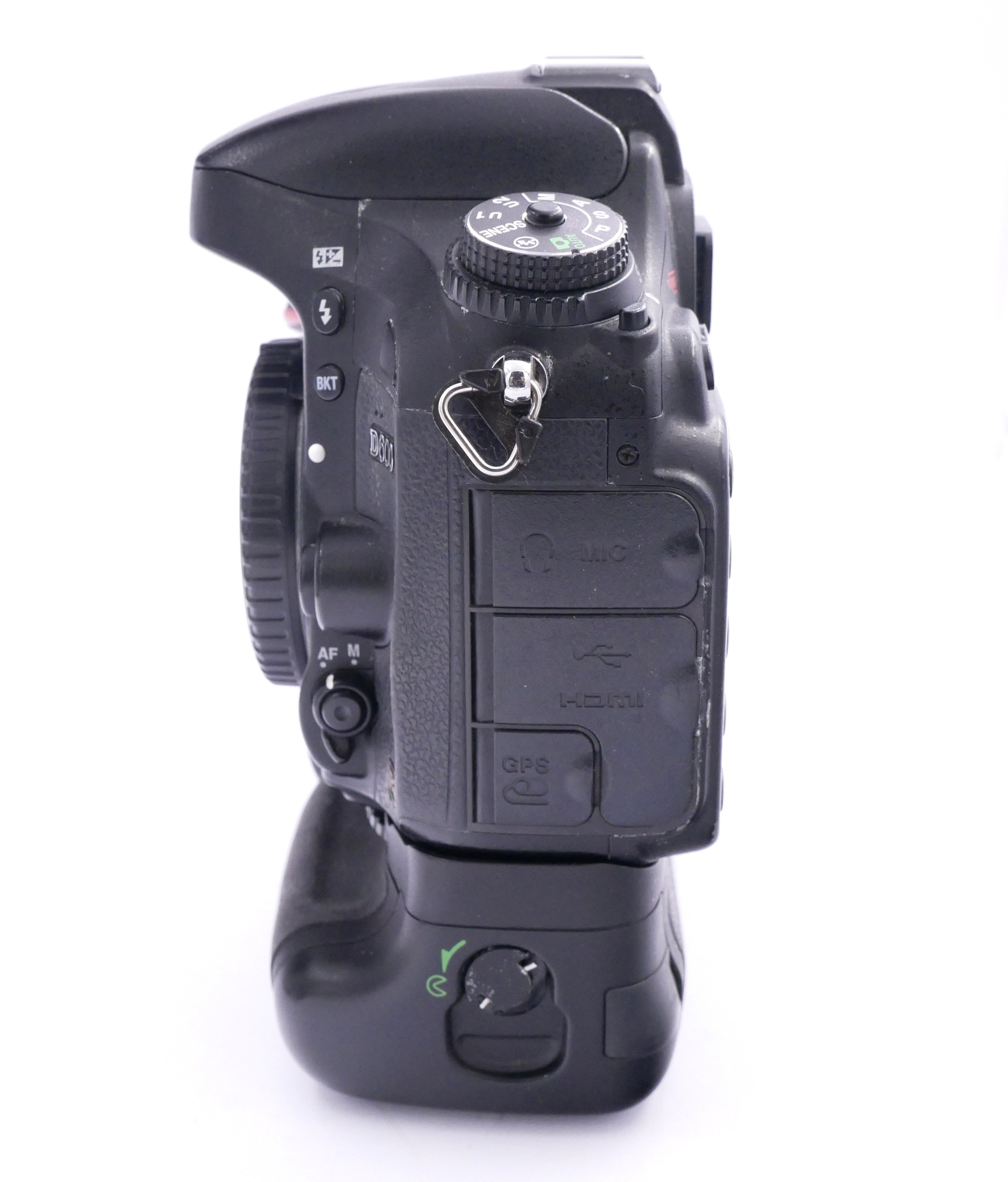 S-H-N9DC3D_3.jpg - Nikon D600 + MB-D14 Battery Grip 51,150 Frames - Image 2