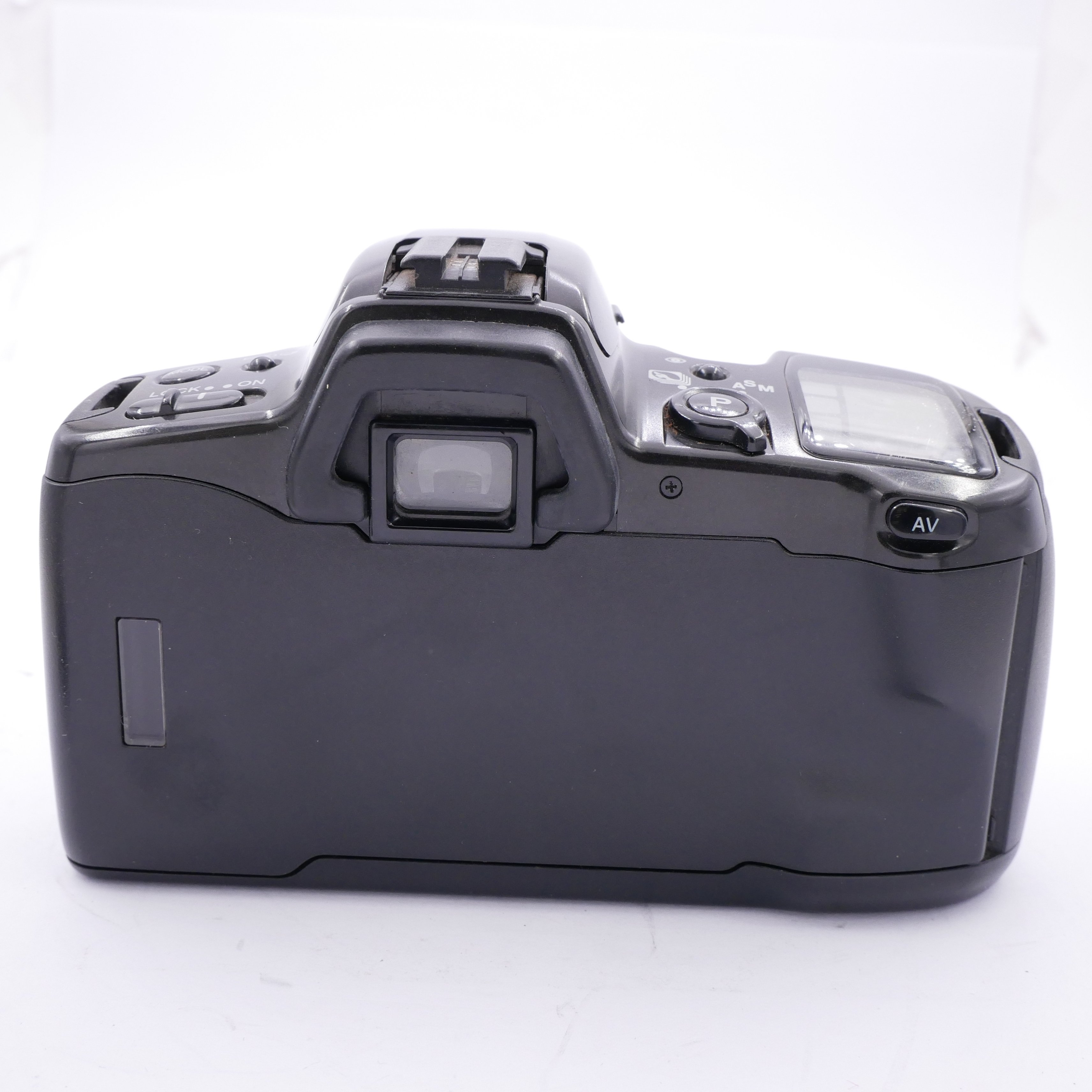 S-H-NHU5DY_2.jpg - Minolta Dynax 500Si + 35-70mm F3.5-4.5 - Image 2