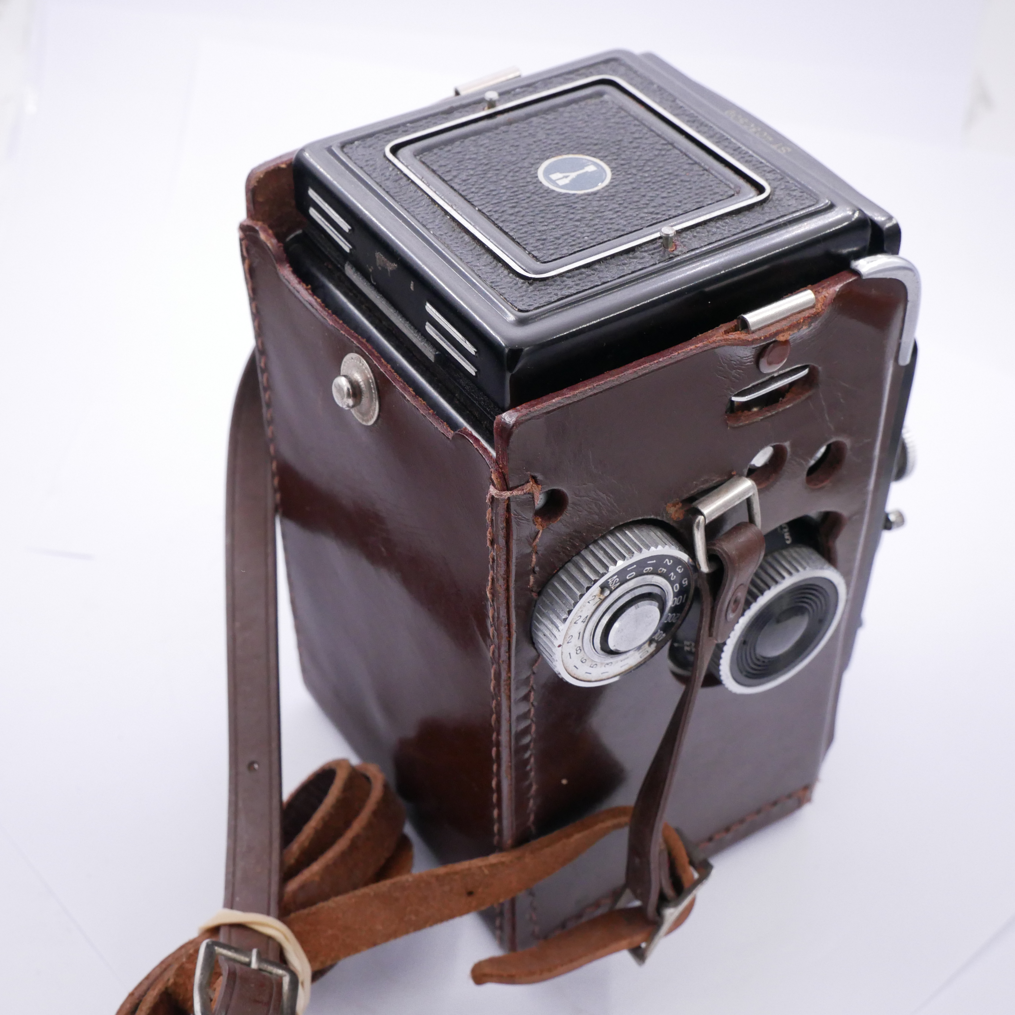 S-H-P76W8R_3.jpg - Yashica 635 TLR - Image 1