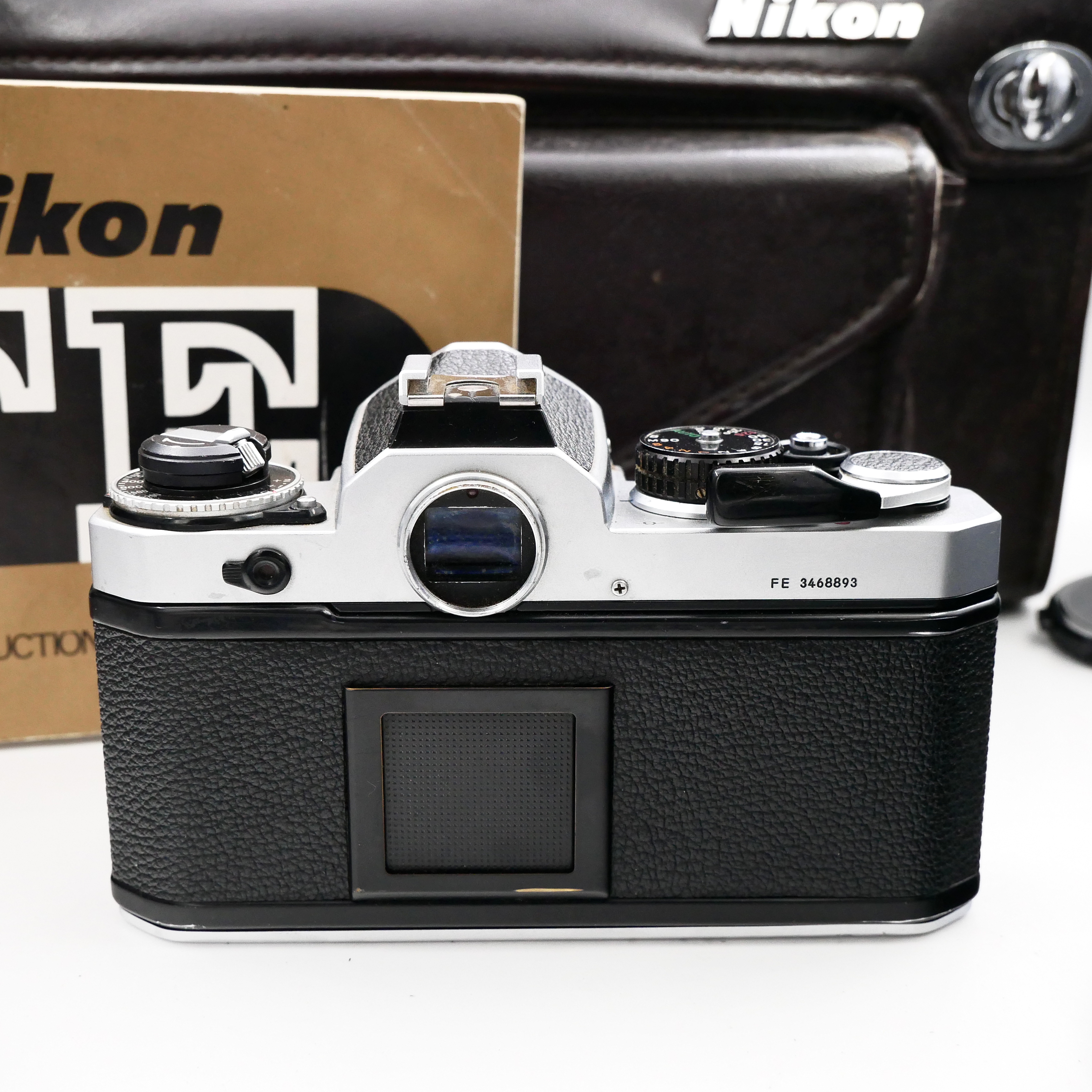 S-H-PRXU53_8.jpg - Nikon FE Kit 50mm F1.4 + 28mm F3.5 + 135mm F3.5 + PK-11 Extention Ring - Image 3