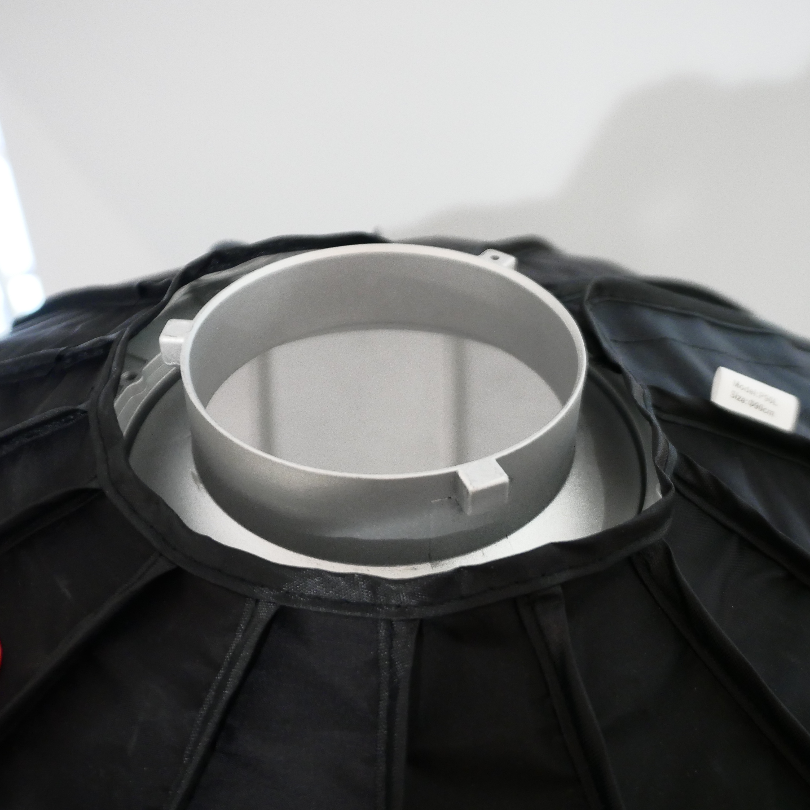 S-H-R4EUXU_3.jpg - Godox P90L Softbox with Bowens - Image 1