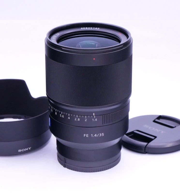 Best image for Zeiss AF 35mm F/1.4 ZA Distagon T* Lens