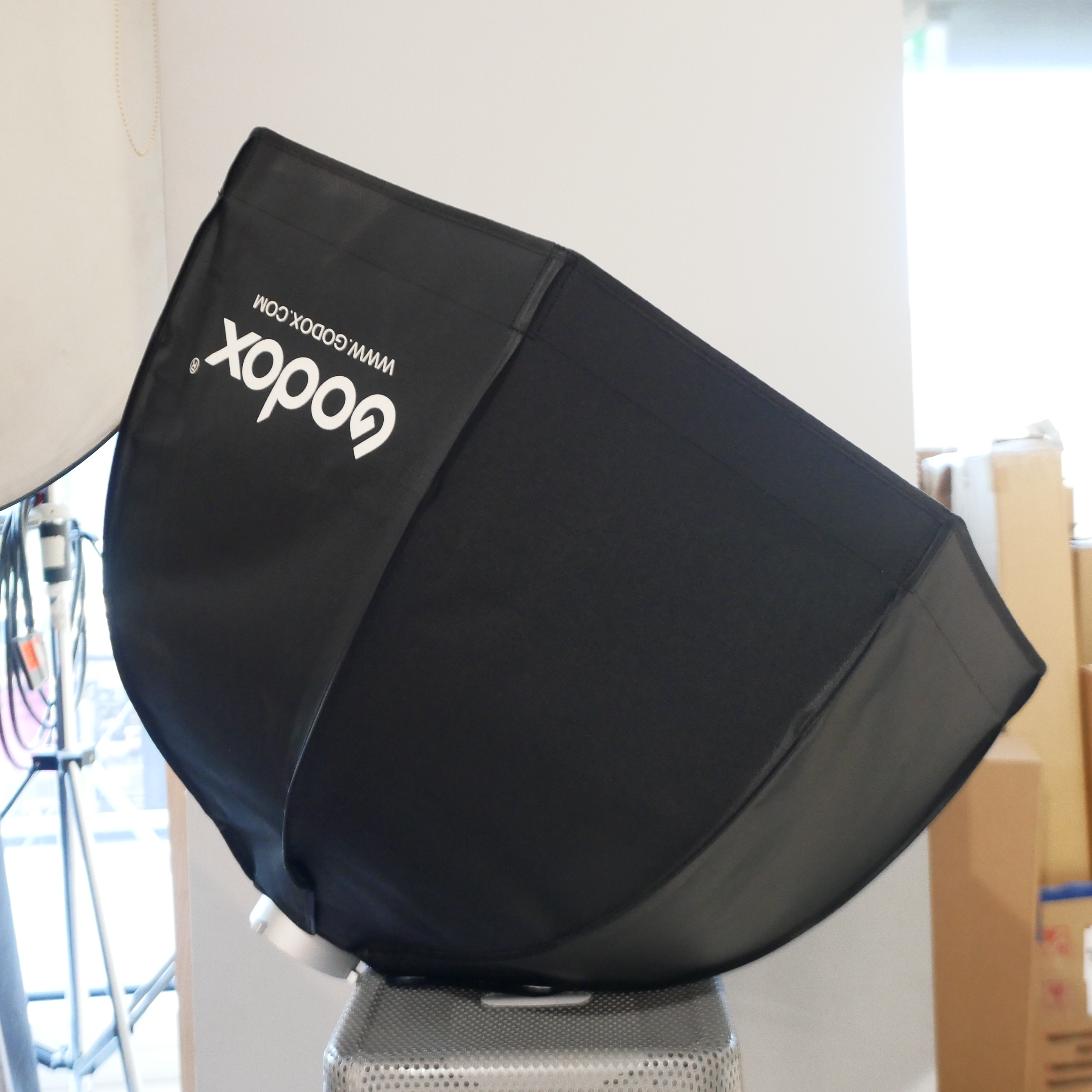 S-H-RP3JJ5_3.jpg - Godox Softbox 70's Parabolic  - Image 4