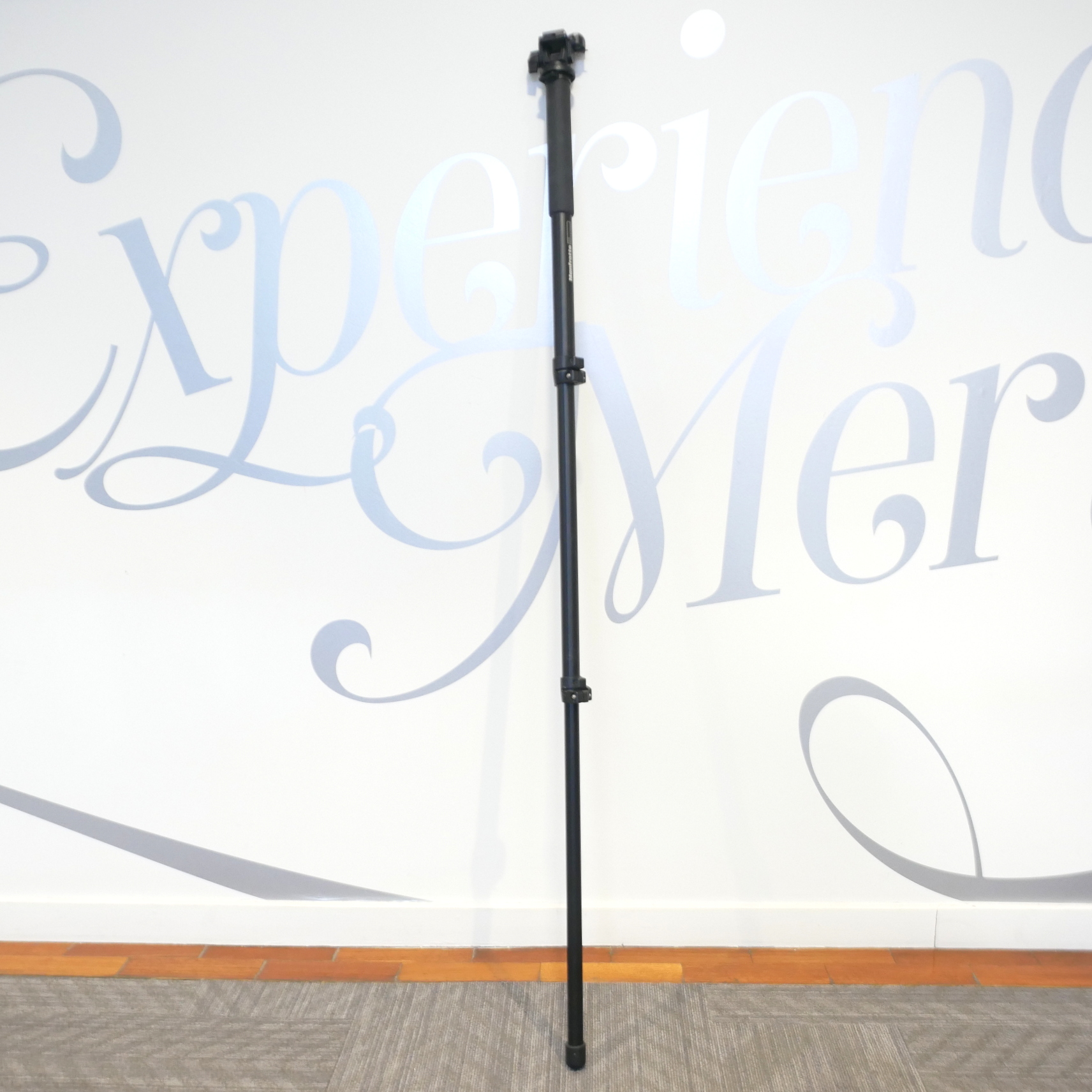 S-H-S9K3L8_2.jpg - Manfrotto 681B Monopod - Image 2