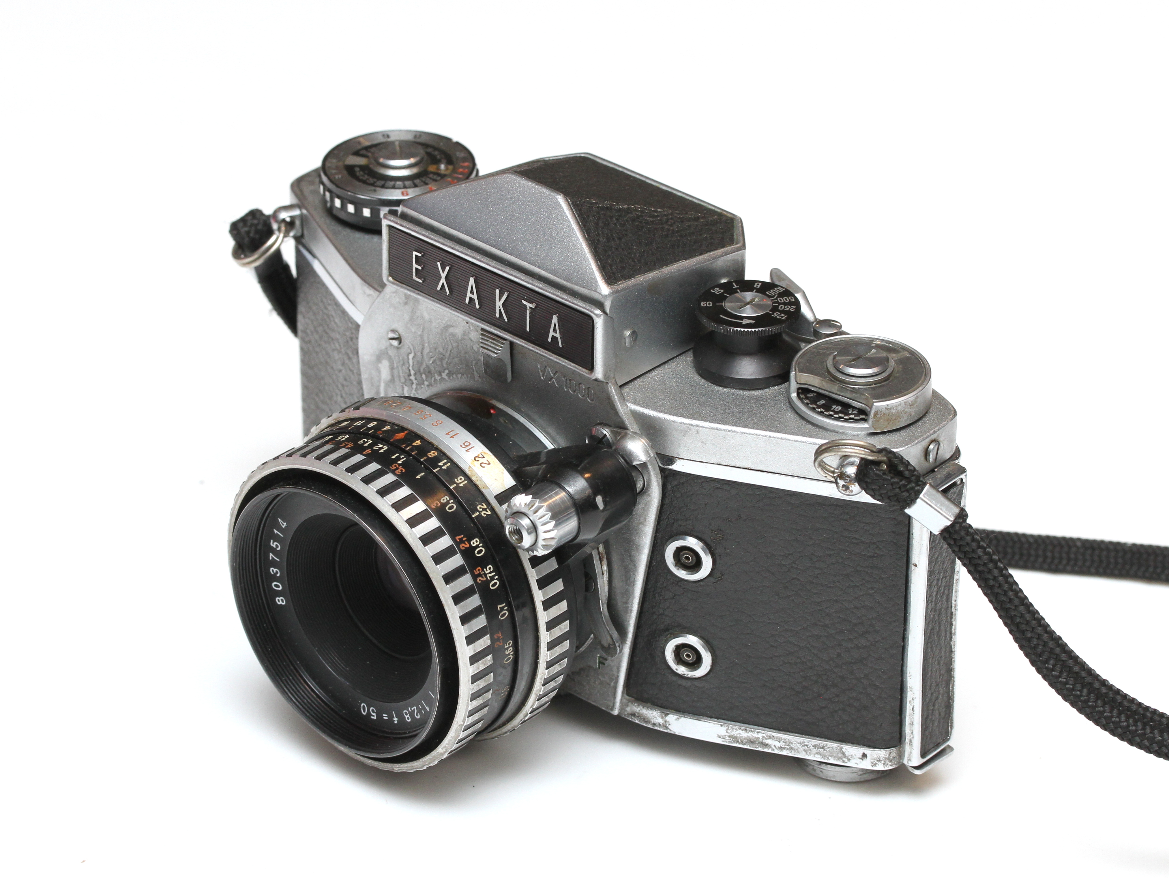 S-H-T6AHN9_4.jpg - Exakta VX1000 with 50mm F/2.8 Jena Lens - Image 3