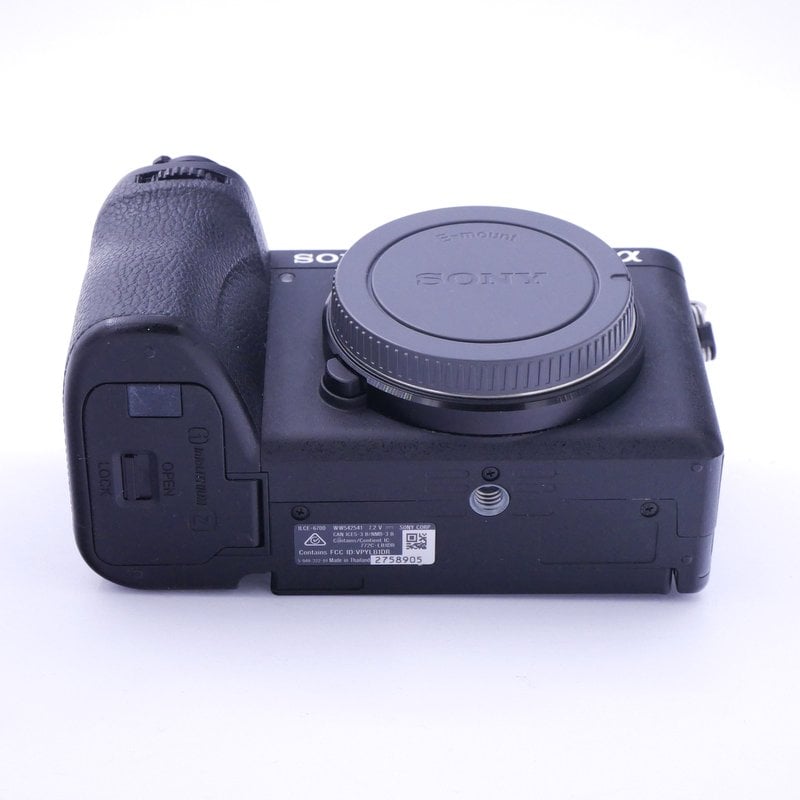 S-H-TLNUFV_4.jpg - Sony A6700 Body - Only 4k Frames! - Image 1