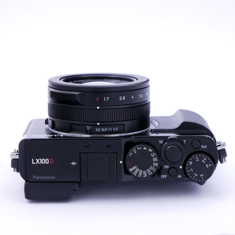 S-H-TRDMV2_3.jpg - Panasonic LX100 II Digital Compact Camera - Image 3