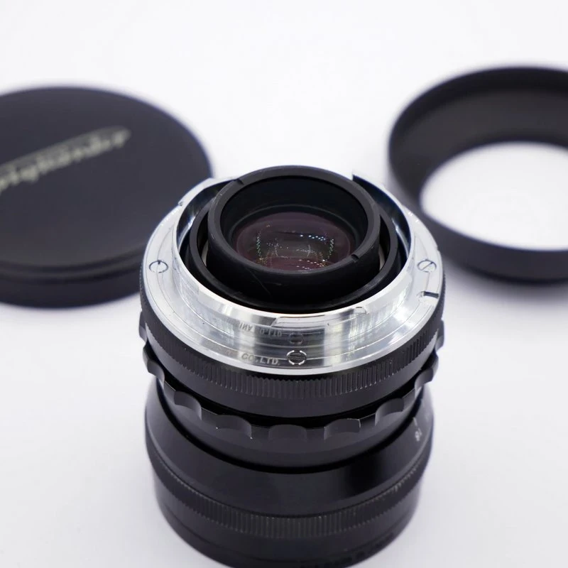S-H-V75X9E_3.webp - Voigtlander MF 35mm F/1.7 Ultron Lens in Leica M Mount - Image 2