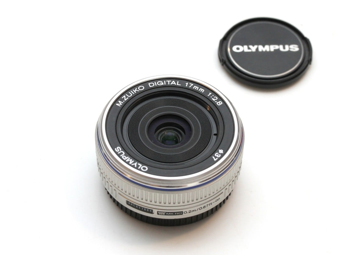 Olympus AF 17mm F/2.8 M.Zuiko Lens