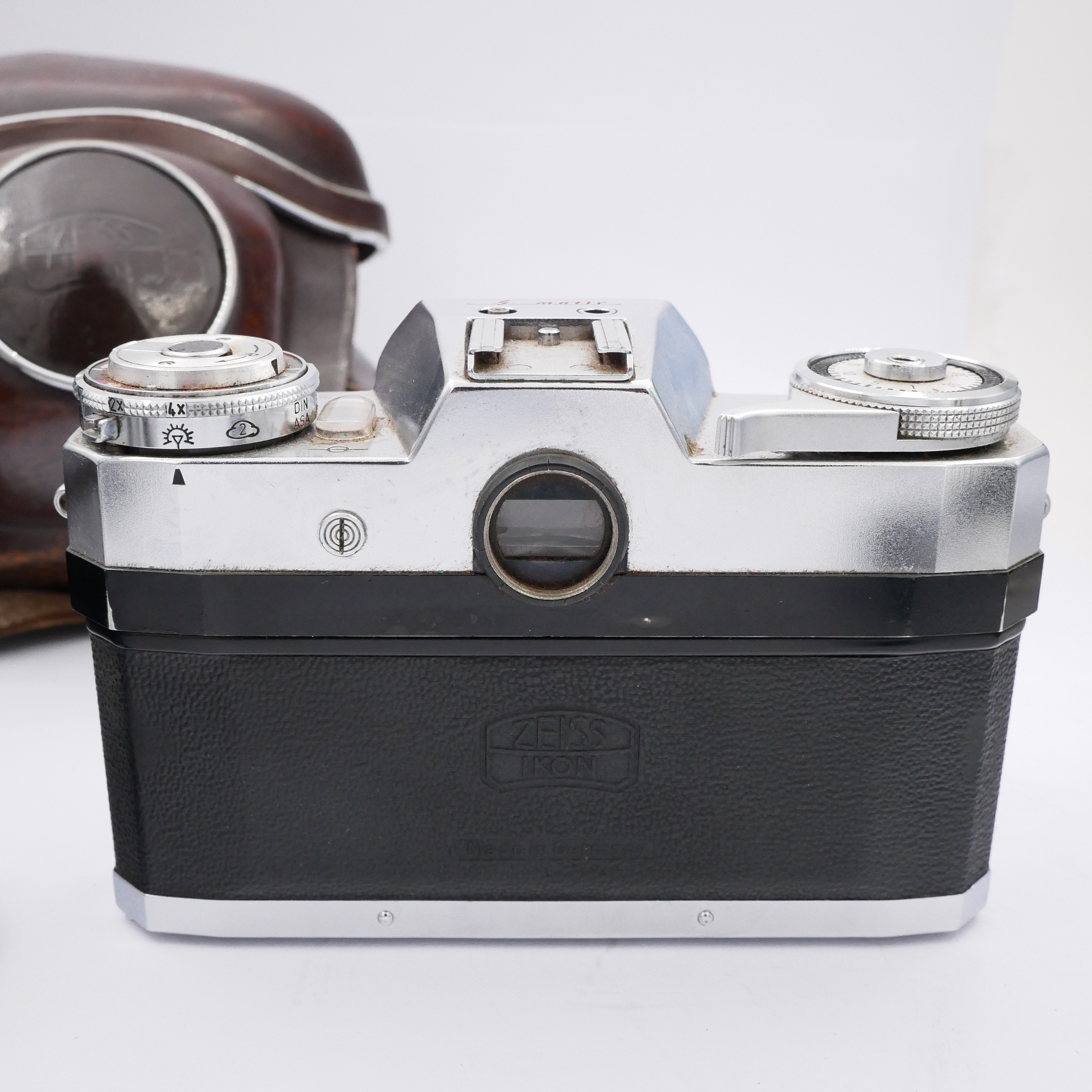 S-H-WT64HS_2.jpg - Zeiss Ikon Contaflex Syncro-Compur 50mm F2.8  - Image 2