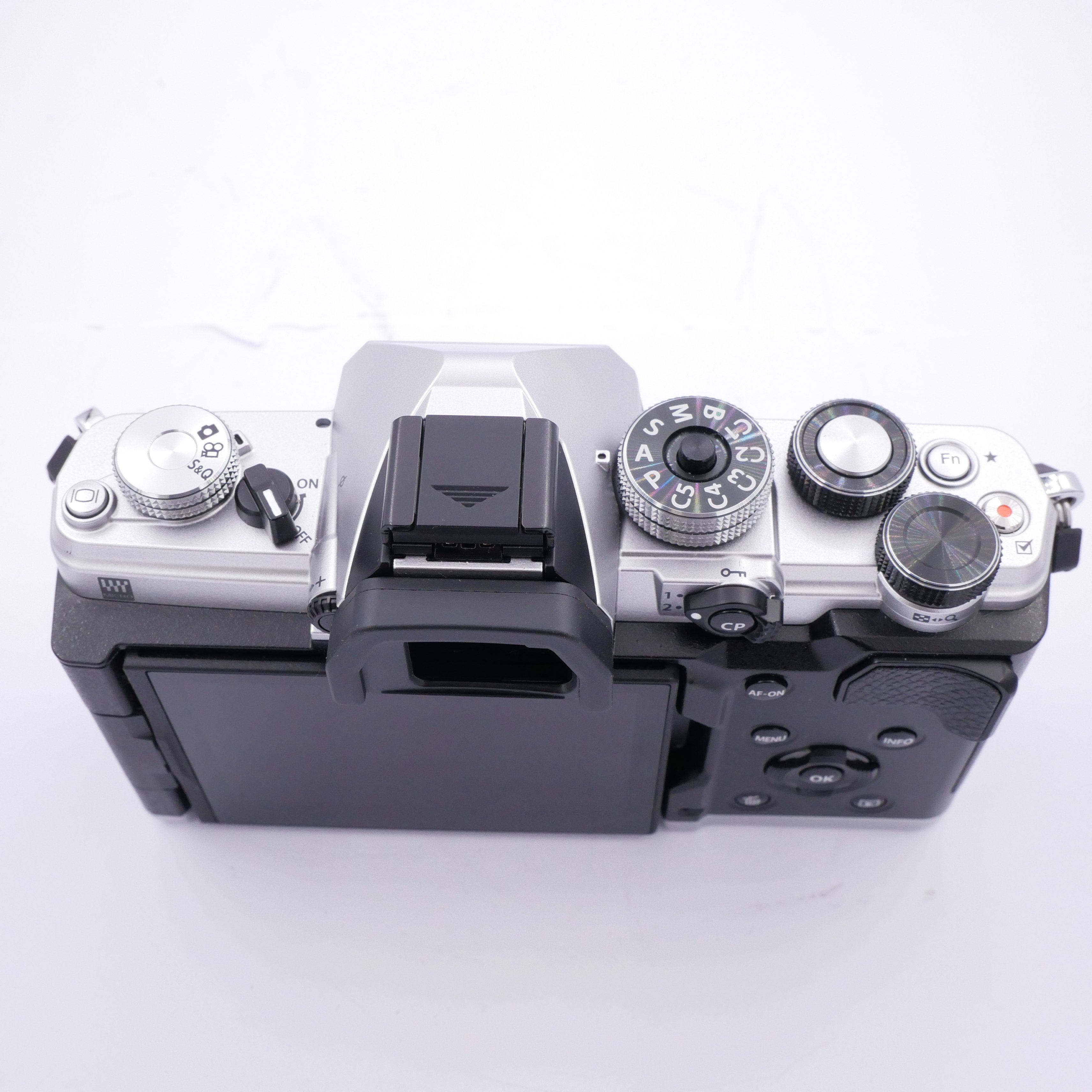 S-H-X3KDW5_4.jpg - Olympus OM-3 + SmallRig OM-3 L-Handle 880 Frames! - Image 2