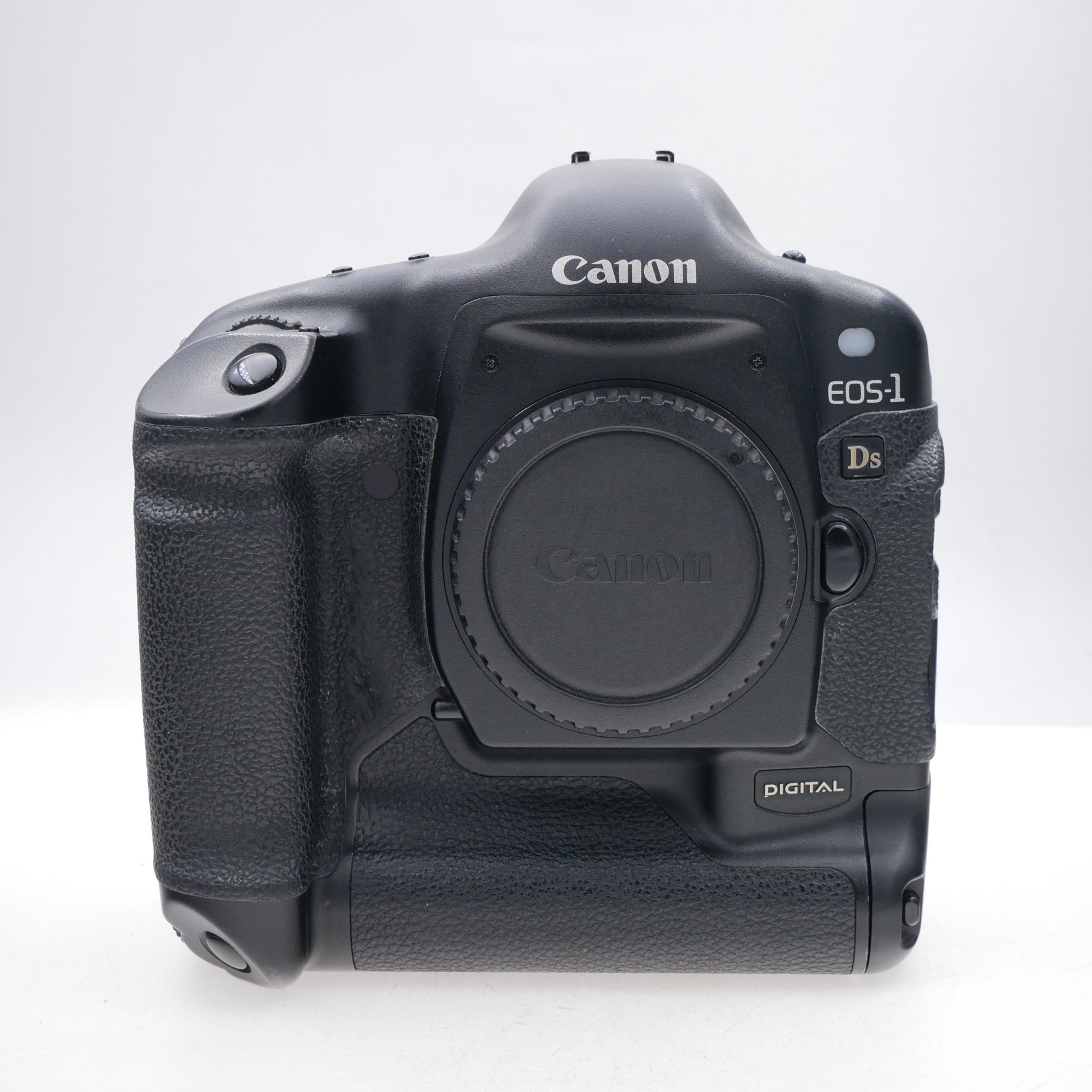 Canon EOS-1 Ds Body Only 62,745 Frames