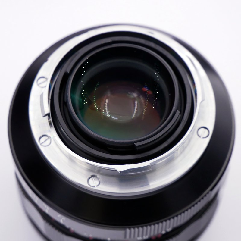 S-H-XH9A7V_3.jpg - Voigtlander MF 35mm F/1.2 Asph Nokton Lens in Leica M Mount + Matching Voigtlander Metal Hood and Push on Cap. - Image 2