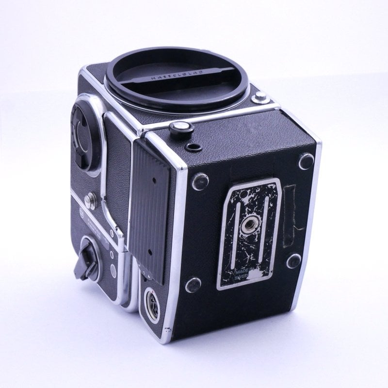 S-H-XJUSV4_6.jpg - Hasselblad 553 ELX body with Waist Level Finder and A12 back - Image 2